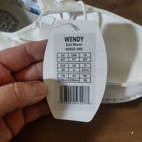 Hey dude Wendy silk moon shoes size W7 - Picture 6 of 11